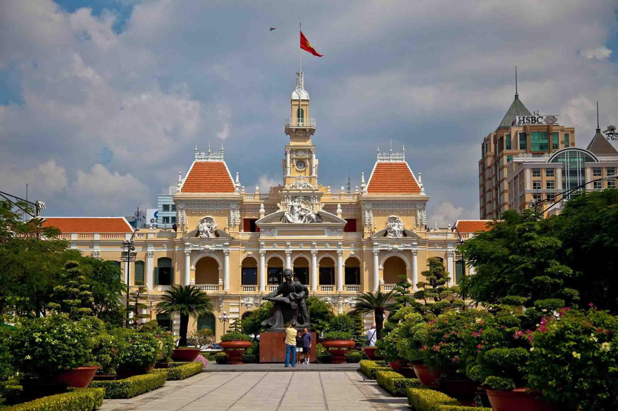 HO CHI MINH CITY HALF DAY SMALL GROUP TOUR 